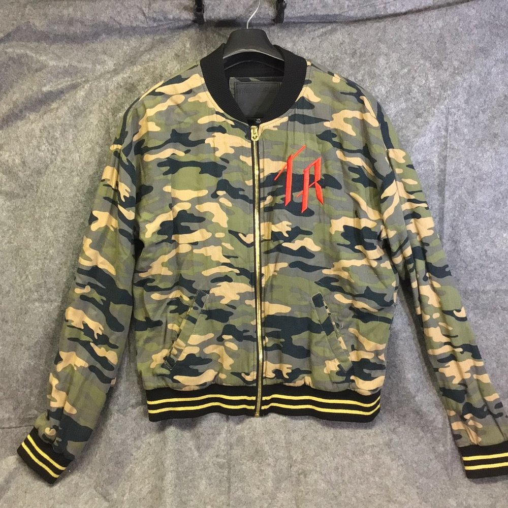 True Religion TR Logo stitched Women's Camo Bomber Jacket WD00175C Size: Large